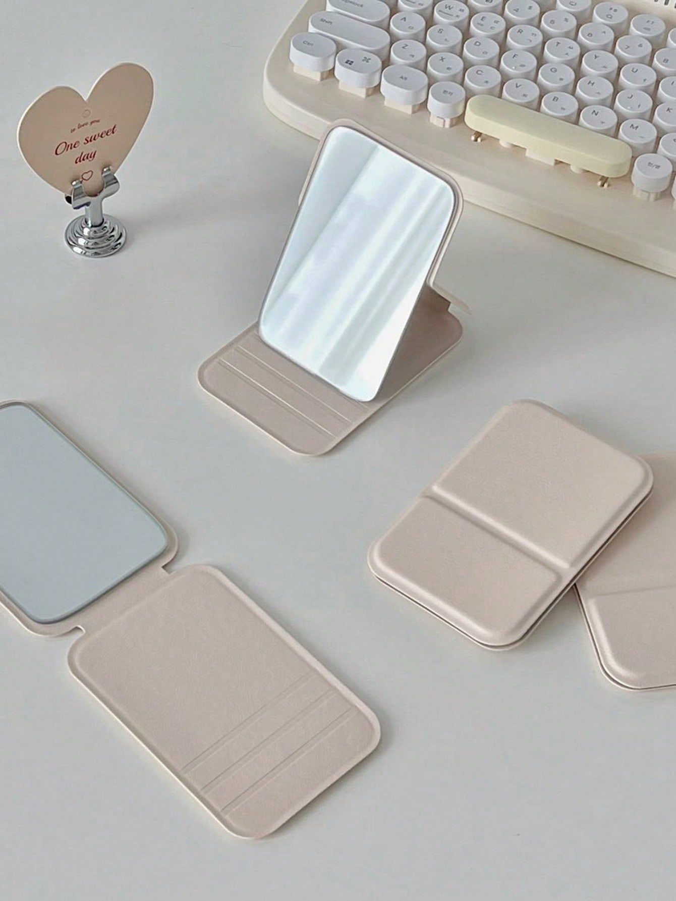Portable Folding Mini Makeup M - Makeup ulasan dan harga
